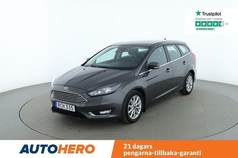 Grå Begagnad 2015 Ford Focus Titanium Kombi | 138 000 kr (Marknadspris) - Bild 1/4