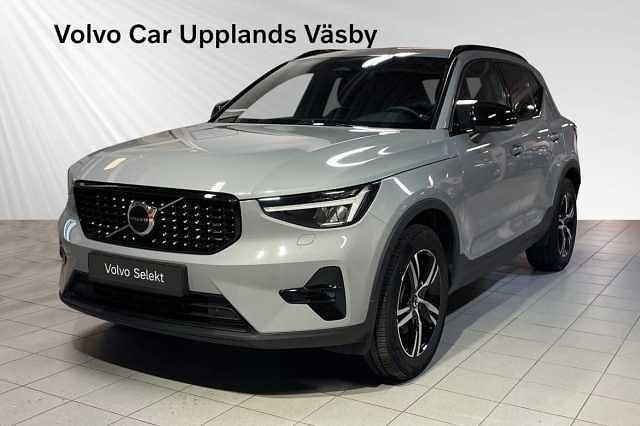 Begagnad 2025 Volvo XC40 SUV | 399 900 kr - Bild 1/3