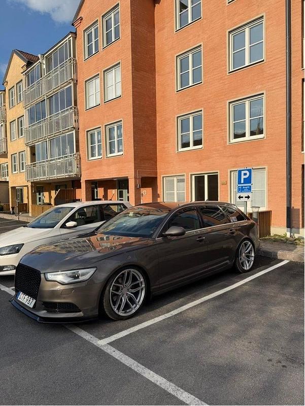 Grå Begagnad 2014 Audi A6 Kombi | 155 000 kr (Marknadspris) - Bild 1/4