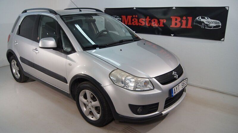 Silver Begagnad 2006 Suzuki SX4 Halvkombi | 44 900 kr (Marknadspris) - Bild 1/4