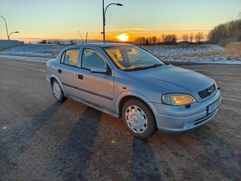 Begagnad Opel Astra 101 HK (74 kW) 2003 Sedan