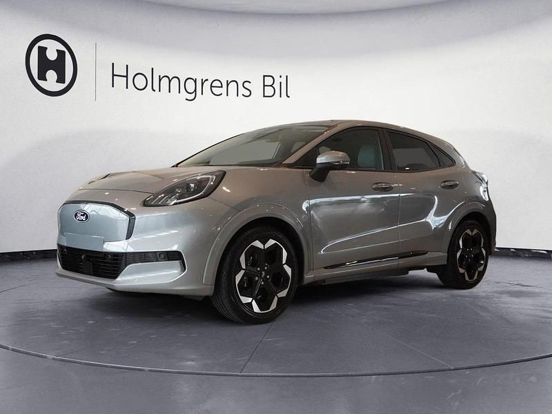 Grå (solar silver metallic) Ny 2025 Ford Puma Gen-E Premium SUV | 417 000 kr (Lite dyr) - Bild 1/4