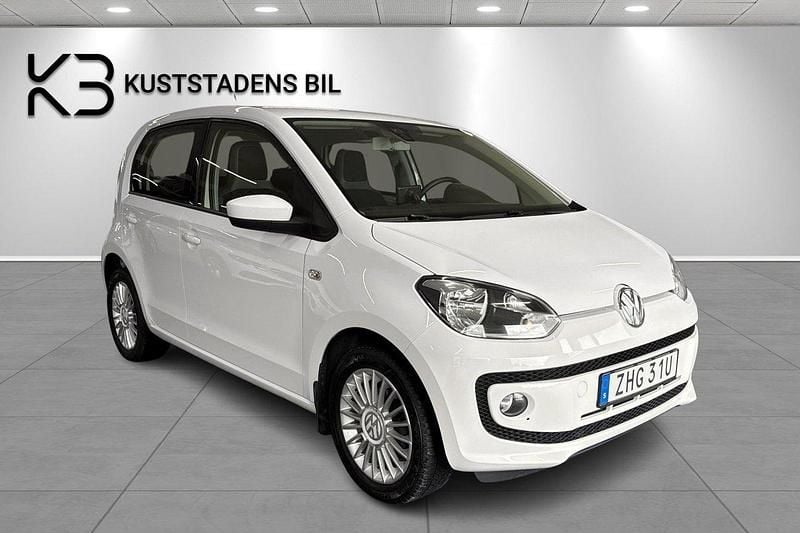 Vit Begagnad 2016 VW up! high up! Halvkombi | 72 500 kr (Marknadspris) - Bild 1/4