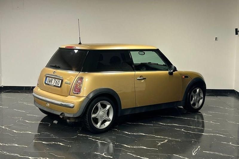 Begagnad Mini Cooper Pepper 116 HK (85 kW) 2004 Gul Halvkombi