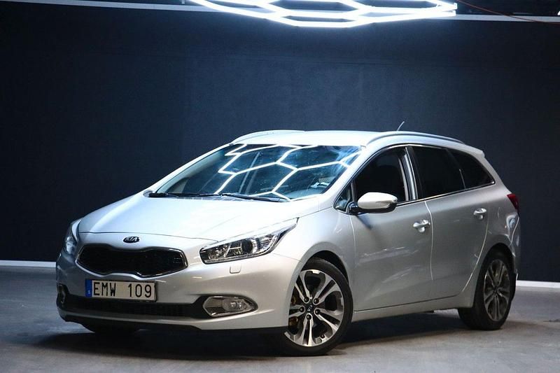 Grå Begagnad 2013 Kia Ceed Sportswagon Comfort Kombi | 79 900 kr (Marknadspris) - Bild 1/4