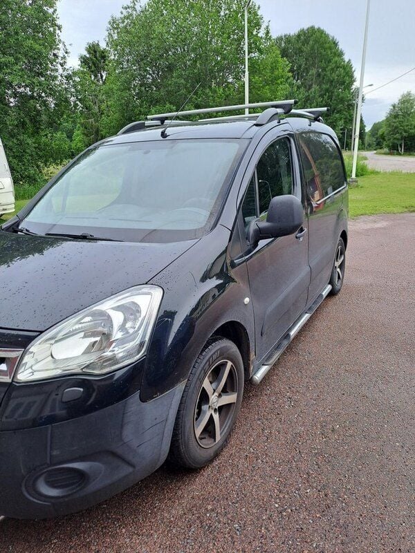 Svart Begagnad 2009 Citroën Berlingo Minibuss | 9 000 kr (Marknadspris) - Bild 1/4