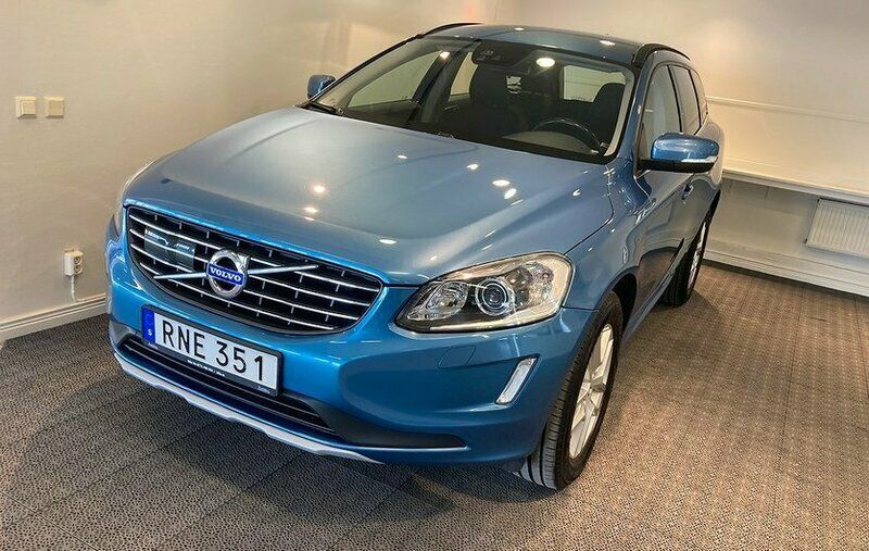 Blå Begagnad 2017 Volvo XC60 Momentum SUV | 293 000 kr (Bra pris) - Bild 1/4