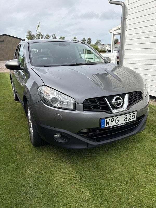 Grå Begagnad 2012 Nissan Qashqai SUV | 82 000 kr (Marknadspris) - Bild 1/4