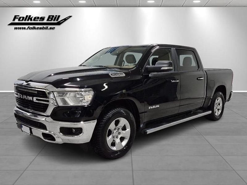 Svart Begagnad 2020 RAM 1500 Pickup | 461 250 kr - Bild 1/4