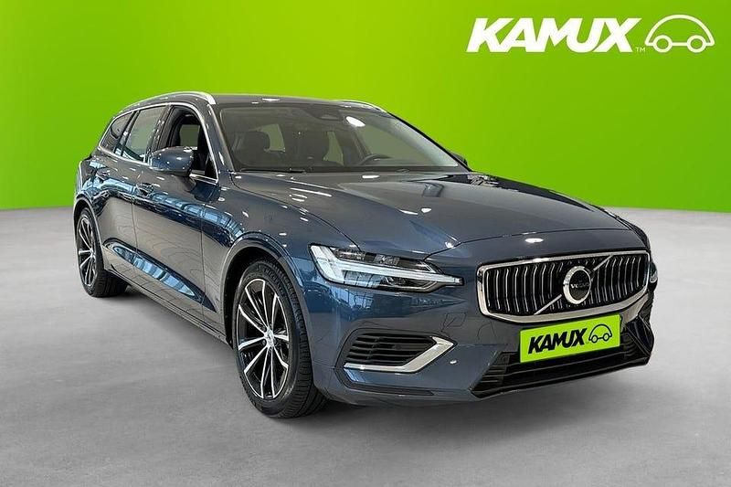Blå Begagnad 2023 Volvo V60 Plus Kombi | 429 900 kr (Lite dyr) - Bild 1/3