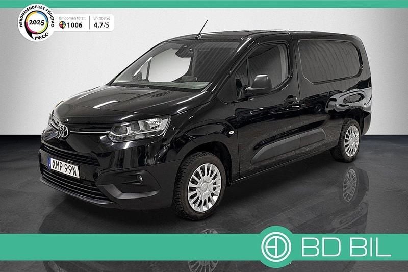 Svart Begagnad 2021 Toyota Proace City City Van | 209 900 kr (Marknadspris) - Bild 1/3