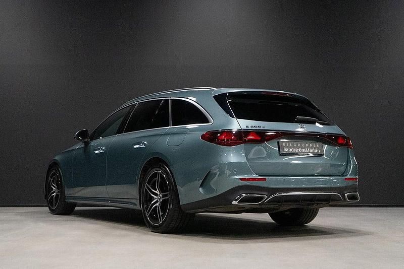 Begagnad Mercedes E300 AMG Line Premium 204 HK (150 kW) 2023 Grön Kombi