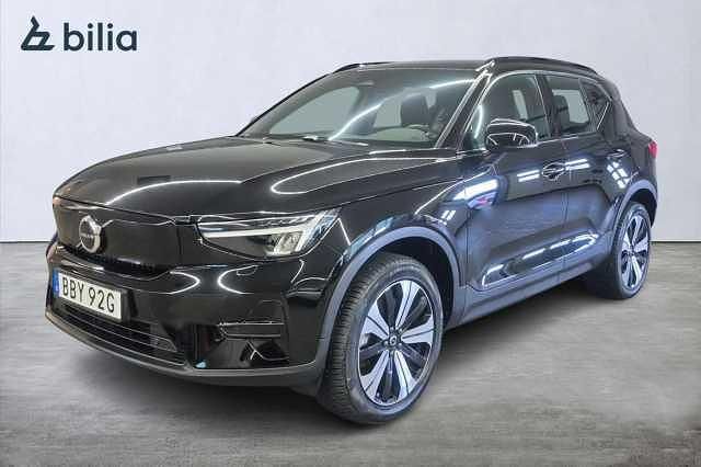 Svart Begagnad 2022 Volvo XC40 Core SUV | 359 000 kr - Bild 1/3