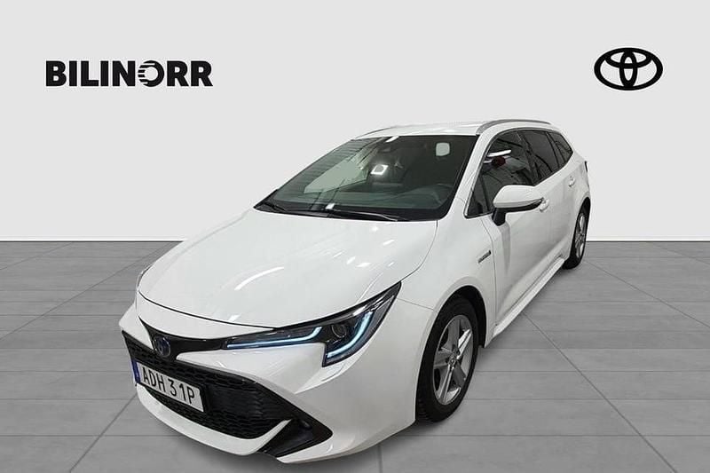 Vit Begagnad 2020 Toyota Corolla Style Kombi | 254 900 kr (Marknadspris) - Bild 1/4