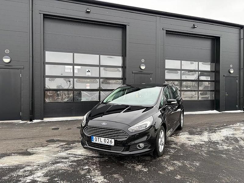 Begagnad Ford S-MAX Business Edition 179 HK (131 kW) 2016 Svart Minibuss