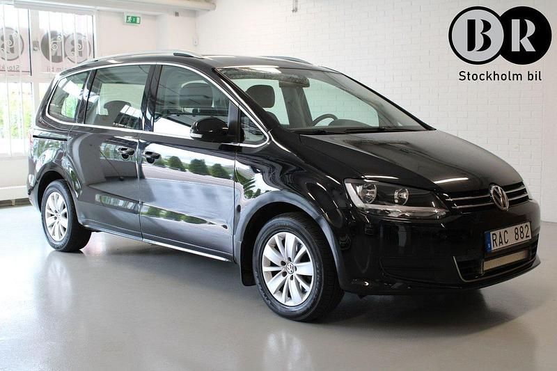 Svart Begagnad 2013 VW Sharan Minibuss | 134 900 kr (Marknadspris) - Bild 1/4