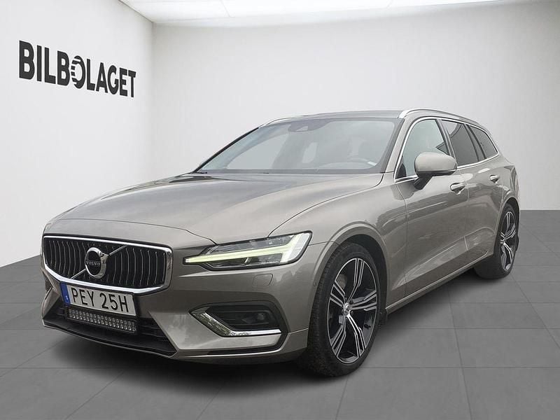 Grå Begagnad 2019 Volvo V60 Inscription Kombi | 359 900 kr (Marknadspris) - Bild 1/4