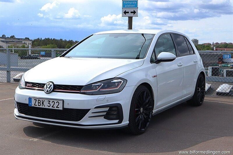 Vit samma som bilen Begagnad 2017 VW Golf VII GTI Halvkombi | 229 000 kr (Bra pris) - Bild 1/4