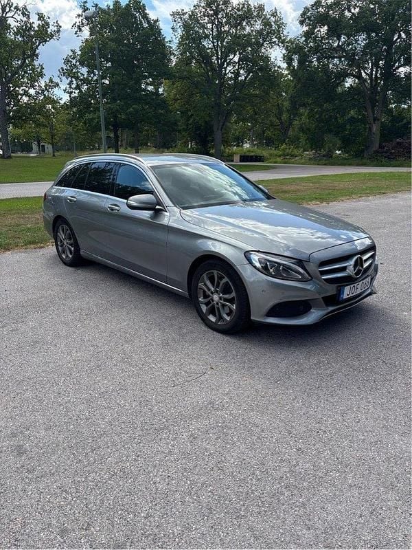 Silver Begagnad 2015 Mercedes C220 Avantgarde Kombi | 149 000 kr (Bra pris) - Bild 1/4
