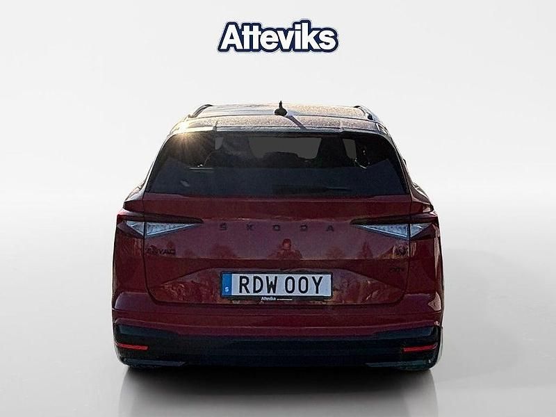 Begagnad Skoda Enyaq iV SportLine 194 kW (265 HK) 2023 Röd SUV