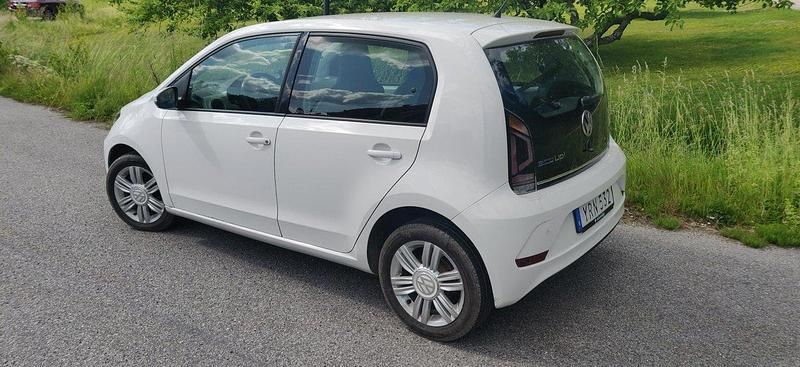 Vit Begagnad 2018 VW up! high up! Halvkombi | 54 000 kr (Bra pris) - Bild 1/4