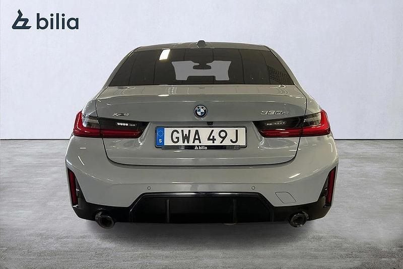 Begagnad BMW 330e M Sport 184 HK (135 kW) 2024 Grå Sedan