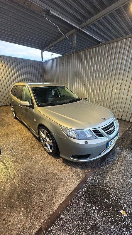 Grön Begagnad 2009 Saab 9-3 Linear Kombi | 27 000 kr (Marknadspris) - Bild 1/4