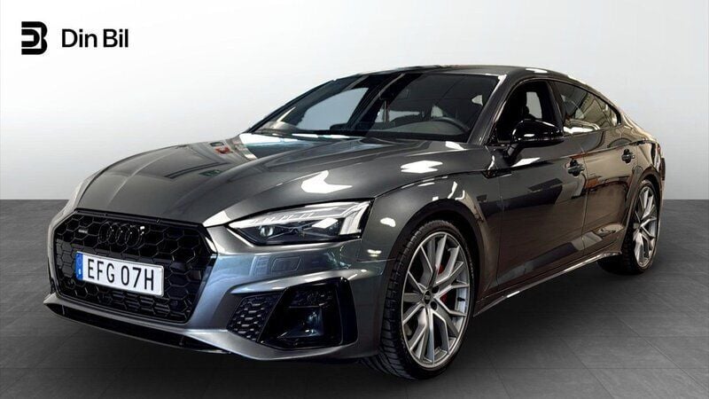 Daytonagrå pärleffekt Begagnad 2023 Audi A5 Sportback S-Line Halvkombi | 479 000 kr (Dyr) - Bild 1/4