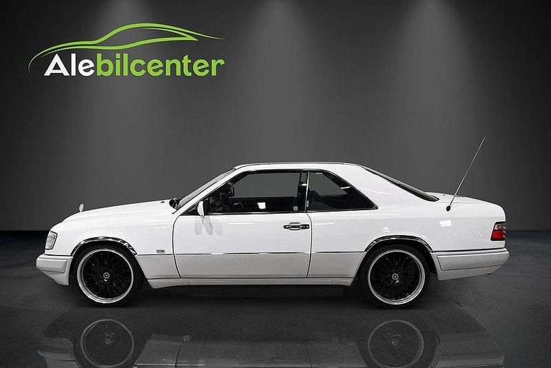 Begagnad Mercedes E220 150 HK (110 kW) 1995 Vit Sportkupé