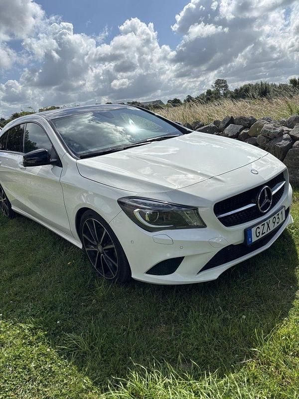 Vit Begagnad 2015 Mercedes CLA200 Kombi | 180 000 kr (Bra pris) - Bild 1/4