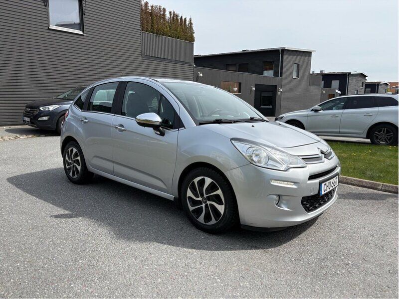 Silver Begagnad 2014 Citroën C3 Halvkombi | 39 900 kr (Marknadspris) - Bild 1/4