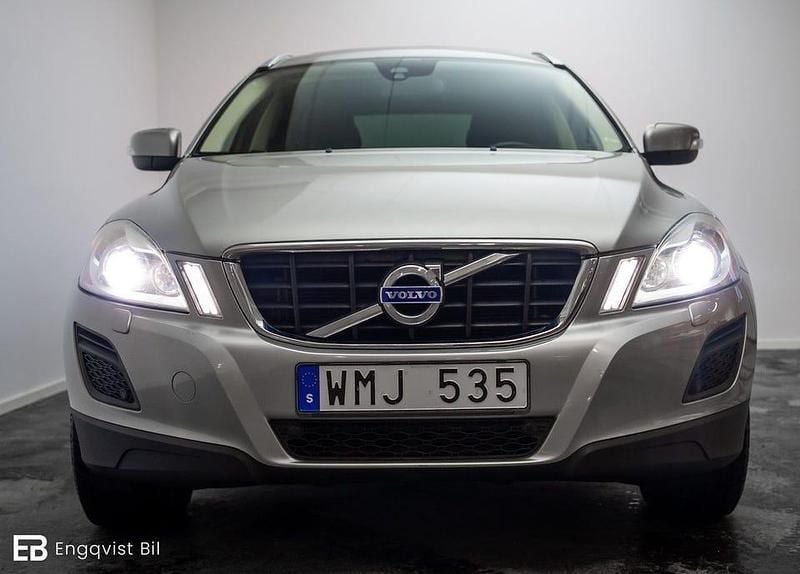 Begagnad Volvo XC60 Summum 163 HK (119 kW) 2012 Ljusgul SUV