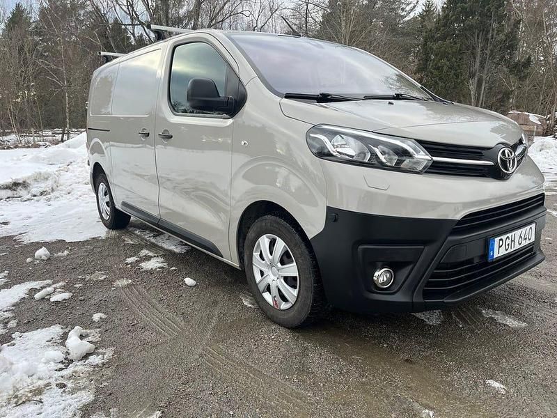 Begagnad Toyota Proace 122 HK (89 kW) 2017 Brun Minibuss