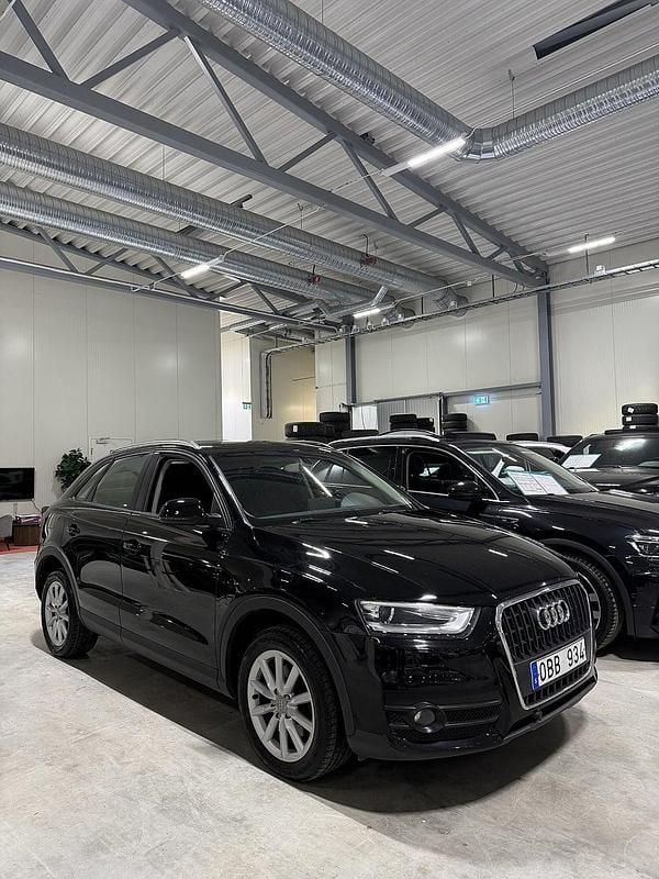 Svart Begagnad 2012 Audi Q3 Comfort SUV | 114 900 kr (Marknadspris) - Bild 1/1