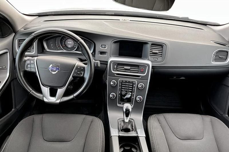 Begagnad Volvo S60 Standard 154 HK (113 kW) 2018 Silver Sedan