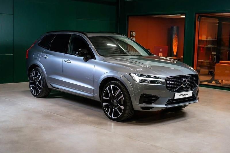 Grå Begagnad 2021 Volvo XC60 R-Design SUV | 419 900 kr (Marknadspris) - Bild 1/4