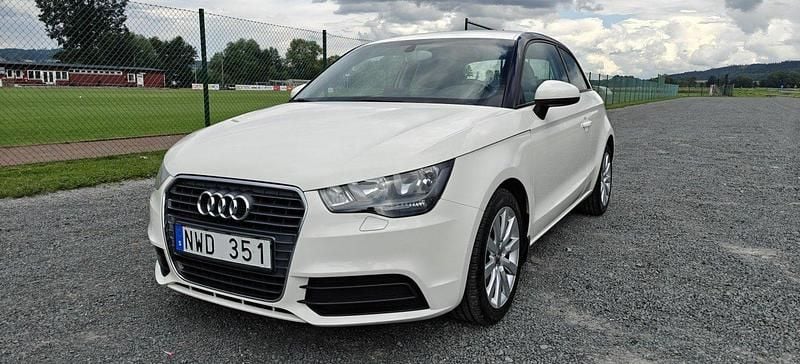 Vit Begagnad 2013 Audi A1 Halvkombi | 80 000 kr (Superpris) - Bild 1/4