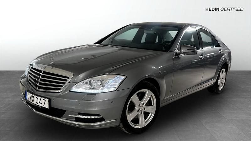 Grå (grey) Begagnad 2009 Mercedes S350 Sedan | 219 900 kr - Bild 1/4