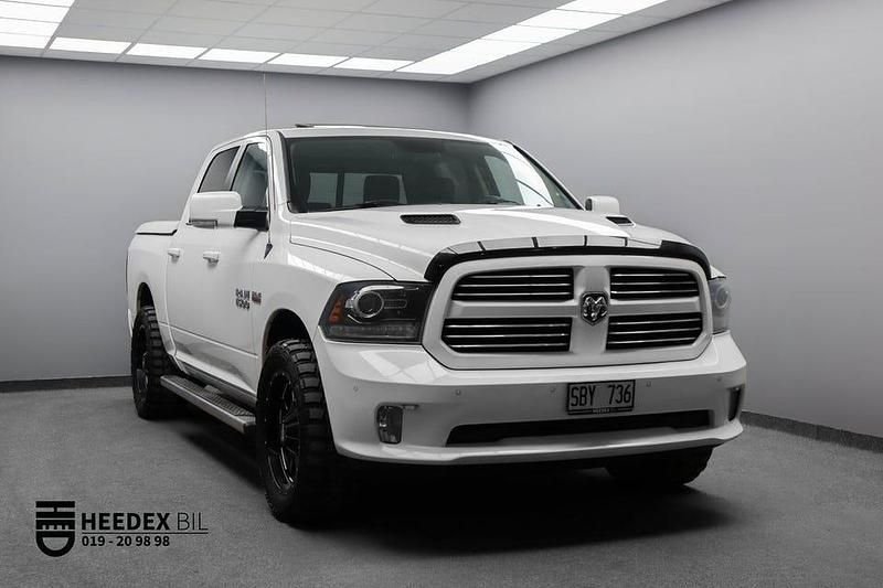 Vit Begagnad 2014 Dodge Ram Pickup | 299 800 kr (Dyr) - Bild 1/4
