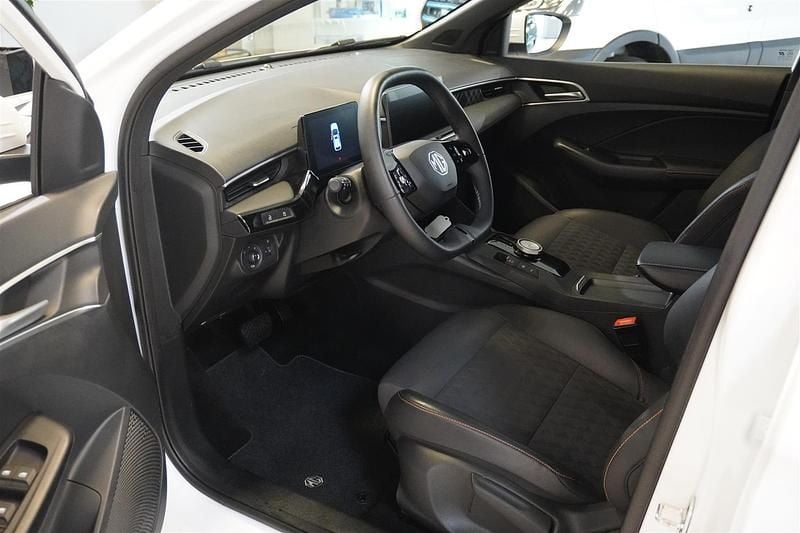 Begagnad MG MG3 180 HK (132 kW) 2024 Vit Halvkombi