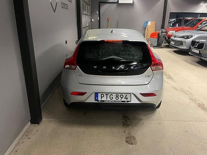 Begagnad Volvo V40 116 HK (85 kW) 2014 Silver Halvkombi