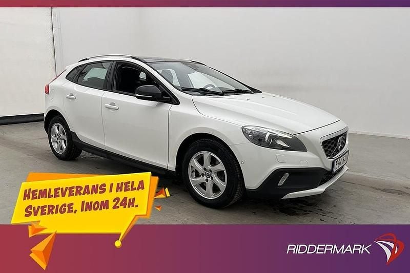 Vit Begagnad 2015 Volvo V40 Momentum Halvkombi | 139 800 kr (Marknadspris) - Bild 1/3