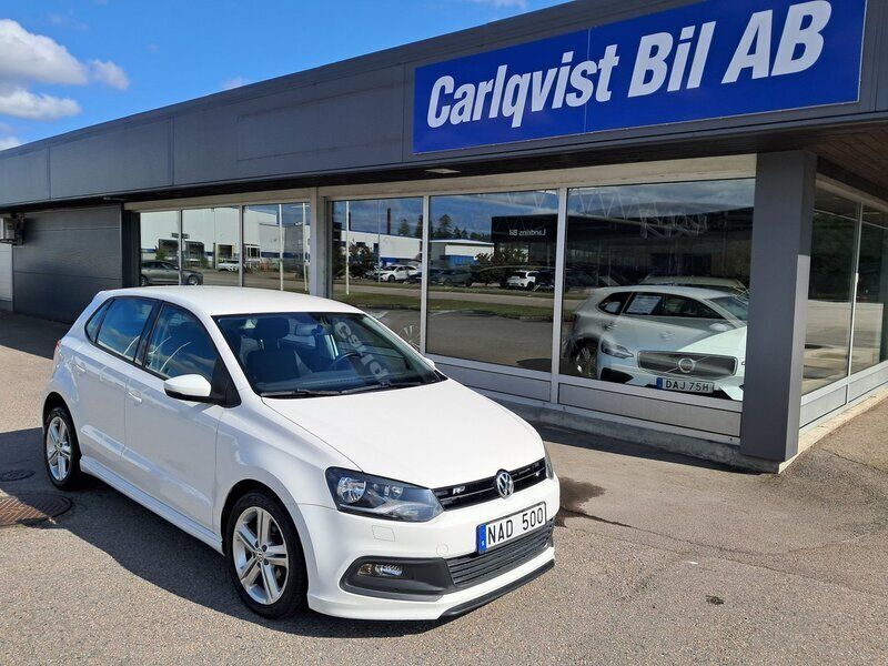 Vit Begagnad 2013 VW Polo R-line Halvkombi | 89 000 kr (Lite dyr) - Bild 1/4