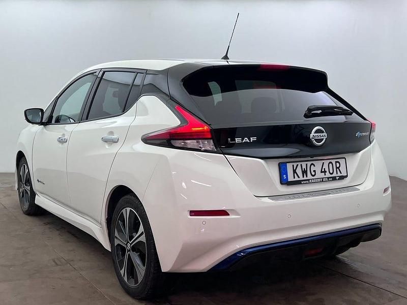 Begagnad Nissan Leaf 360º 110 kW (150 HK) 2019 Vit Halvkombi