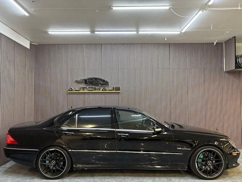 Begagnad Mercedes S55 AMG AMG 700 HK (514 kW) 2003 Svart Sedan