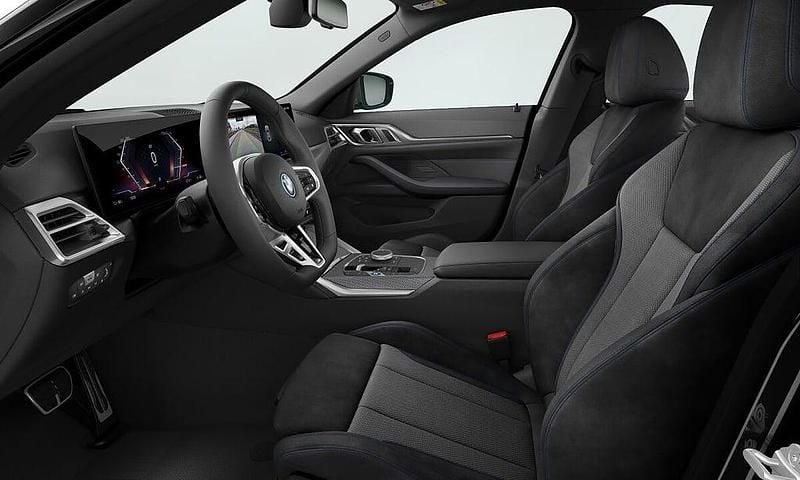 Svart Ny 2025 BMW i4 M Sport Sedan | 614 900 kr (Bra pris) - Bild 1/1