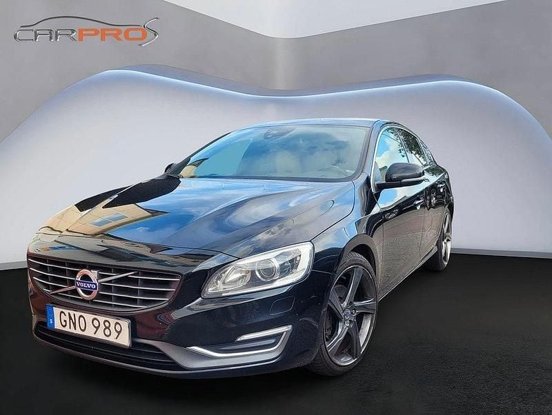 Svart Begagnad 2014 Volvo S60 Momentum Sedan | 99 900 kr (Marknadspris) - Bild 1/4