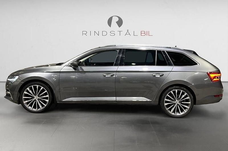 Begagnad Skoda Superb LAURIN & KLEMENT 218 HK (160 kW) 2022 Grå Kombi