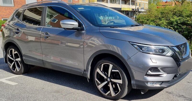 Grå Begagnad 2019 Nissan Qashqai Tekna+ SUV | 164 900 kr (Bra pris) - Bild 1/4