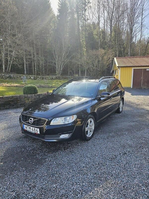 Svart Begagnad 2015 Volvo V70 Kombi | 165 000 kr (Lite dyr) - Bild 1/4